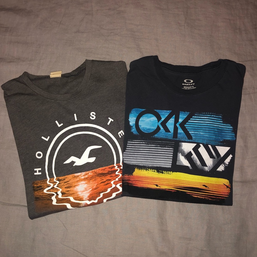 2 men’s t-shirts.